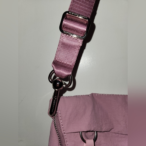 Lululemon All Night Festival Bag Lilac Rare - Picture 3 of 6